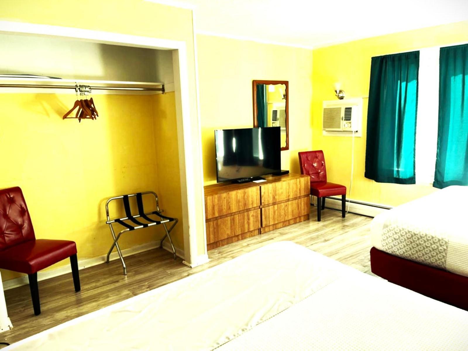 Buena Vista Inn Motel Delhi Esterno foto