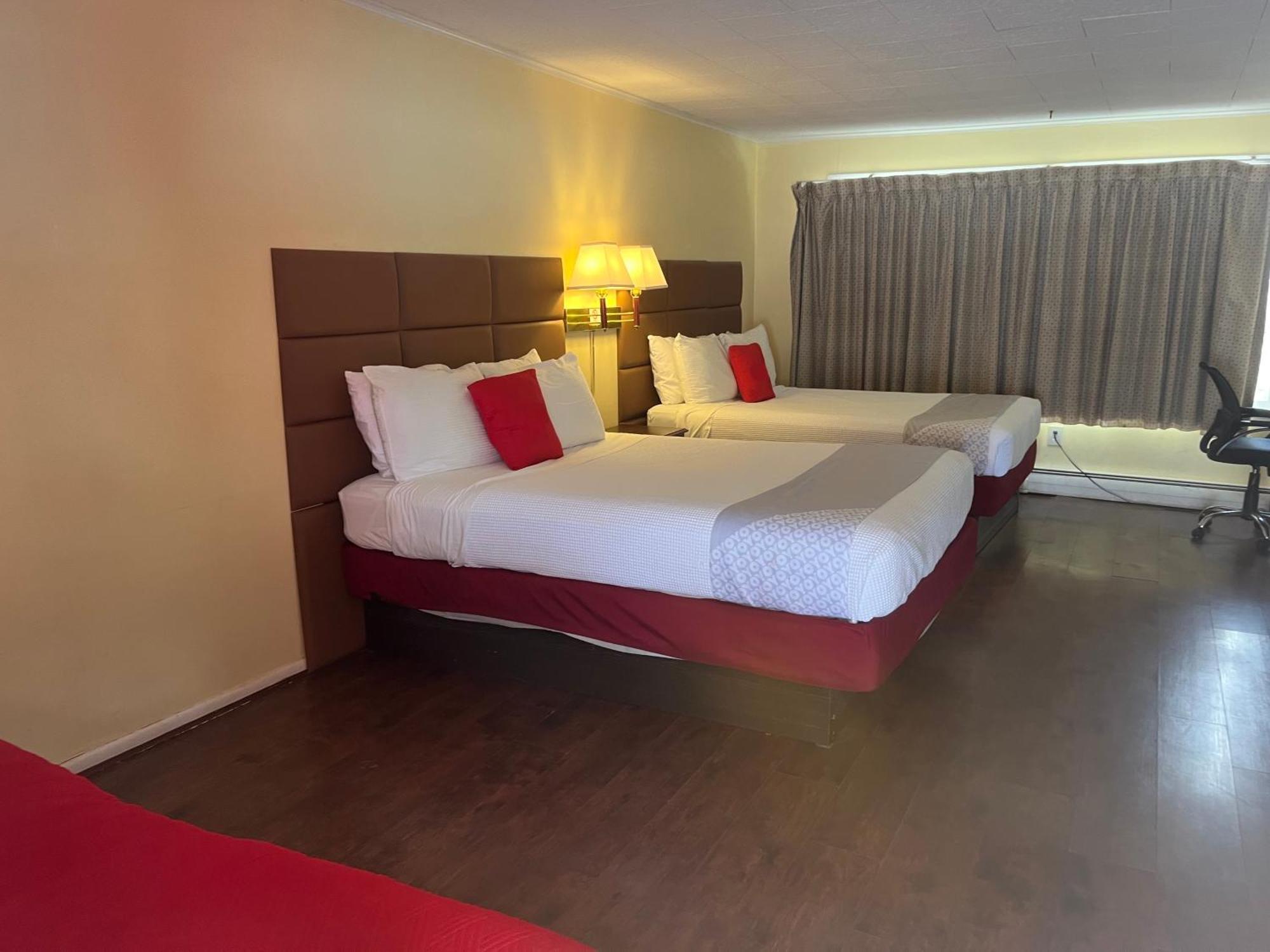 Buena Vista Inn Motel Delhi Esterno foto